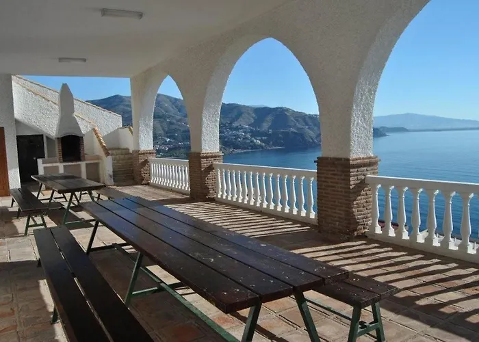 Апартаменты Lambda House Piscina Y Parking Альмуньекар